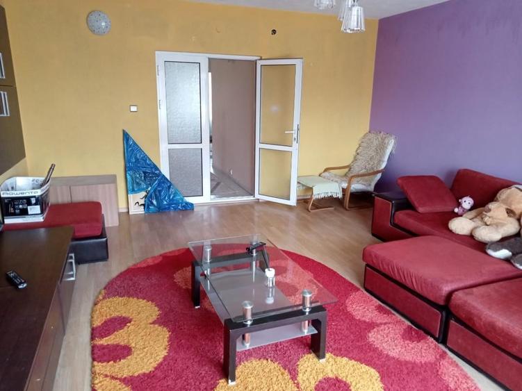 Casă individuală cu 4 camere cu Canalizare în Palazu Mare