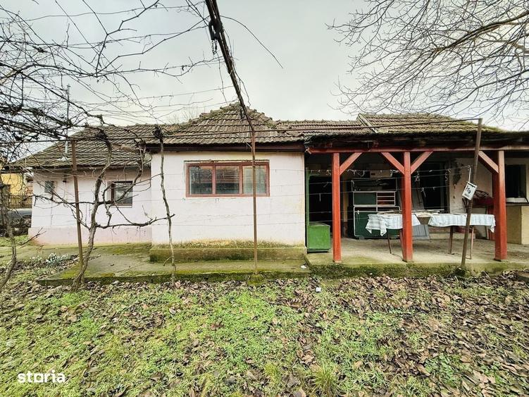 Casă cu 3 camere în Paleu