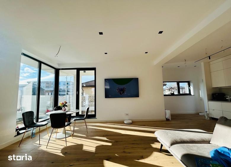 Casă cu 5 camere cu Teren 400 Mp în Est