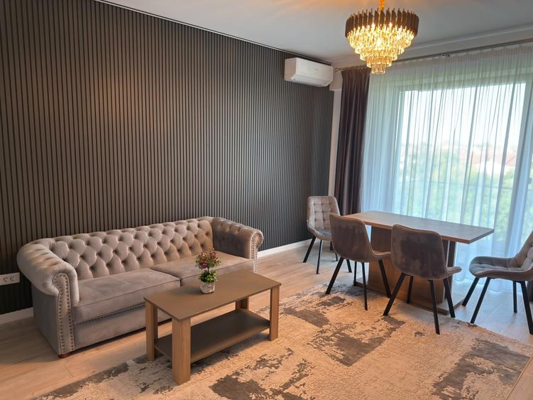 Apartament cu 3 camere decomandat, mobilat în Băneasa