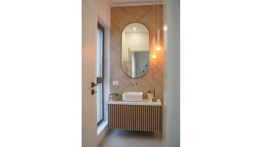 Casă individuală cu 4 camere cu Teren 325 Mp în Tunari