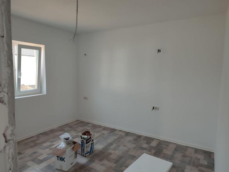 Casă individuală cu 3 camere cu Canalizare în Sânandrei