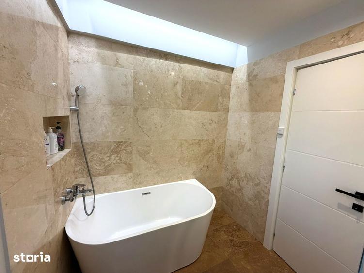 Casă cu 5 camere cu Canalizare în Domenii