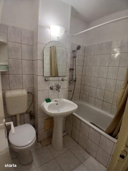 Apartament cu 2 camere semidecomandat în Cornișa