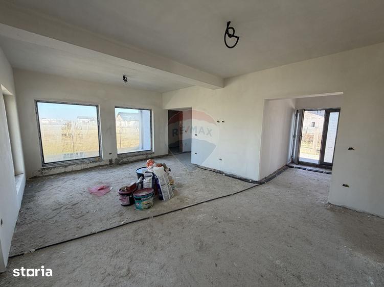 Casă cu 4 camere cu Teren 470 Mp în Câmpineanca