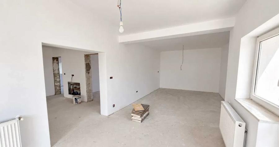 Apartament cu 4 camere în Bărăbanț