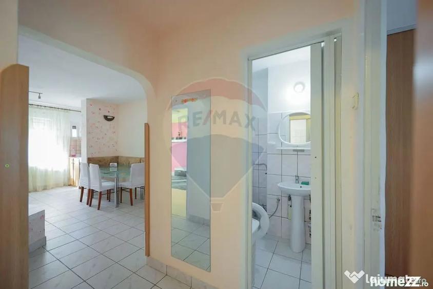 Apartament cu 3 camere decomandat în Dacia