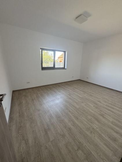 Casă cu 3 camere cu Teren 550 Mp în Giarmata