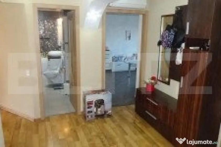 Apartament cu 4 camere decomandat în 22 Decembrie