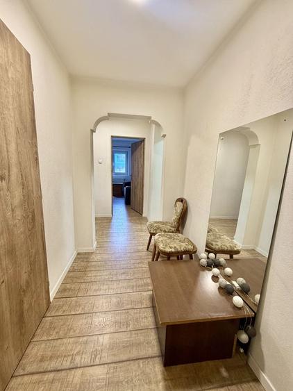 Apartament de inchiriat cu 4 camere in zona Tractorul pe Strada Aurel Vlaicu 110 la parter - 7
