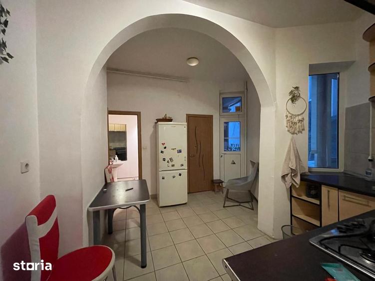 Apartament cu 3 camere în Victoriei