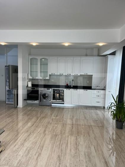 Apartament cu 3 camere decomandat, mobilat în Central