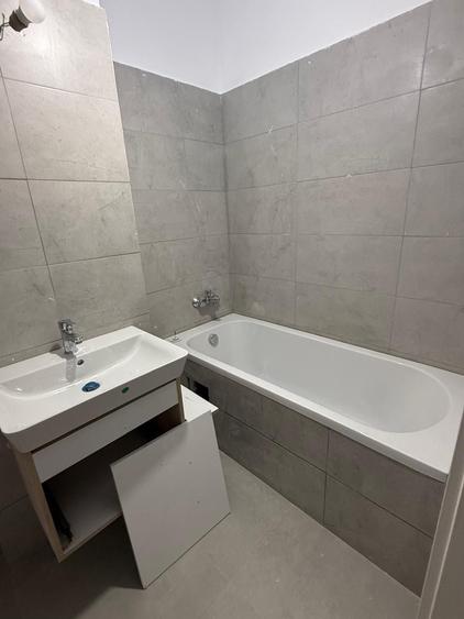 Apartament cu 2 camere semidecomandat în Domnești