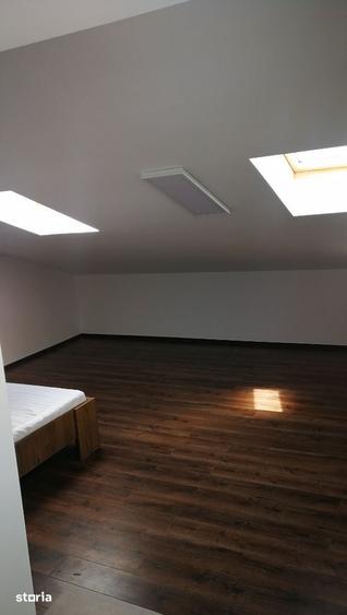 Apartament cu 3 camere decomandat în Dârste