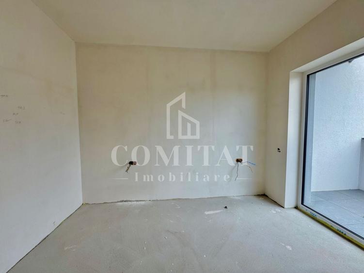 Apartament cu 3 camere semidecomandat în Dâmbul Rotund