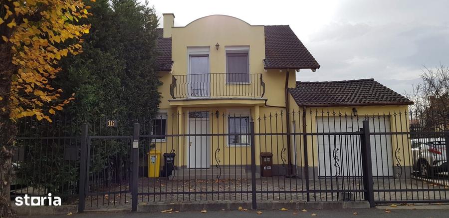 Casă cu 4 camere cu Teren 280 Mp în Trei Stejari