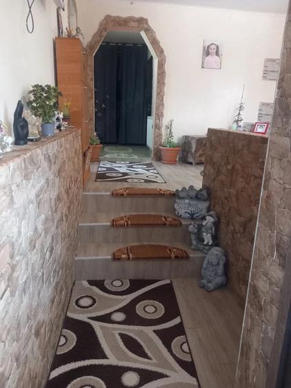 Casă cu 5 camere cu Teren 1200 Mp în Monariu