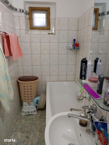 Apartament cu 3 camere decomandat în Obor