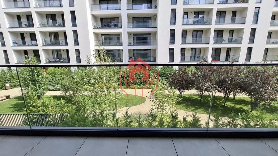Apartament cu 4 camere decomandat în Băneasa