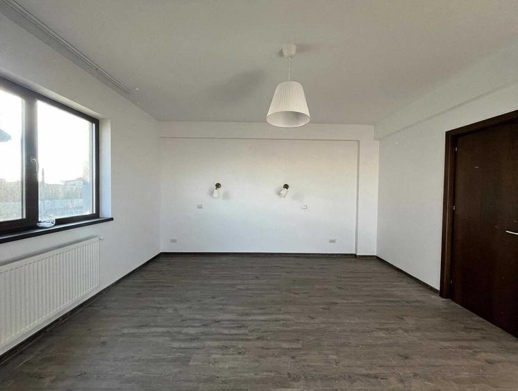 Casă cu 4 camere cu Teren 200 Mp în Central