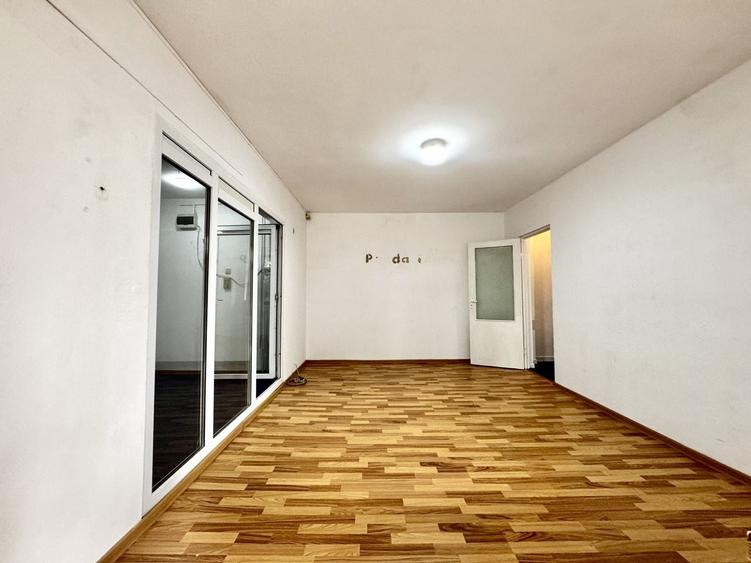 Spațiu comercial, de 64 mp, în Central