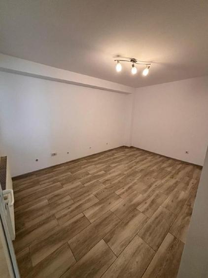Birou, de 50 mp, în Central
