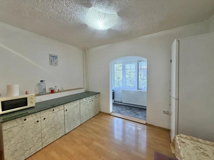 Apartament cu 2 camere decomandat în Soarelui