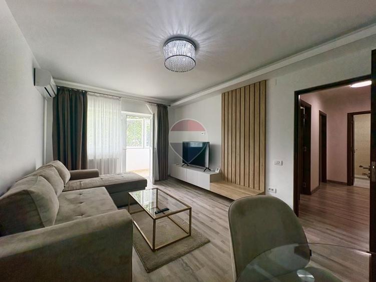 Apartament cu 2 camere decomandat, mobilat în Central