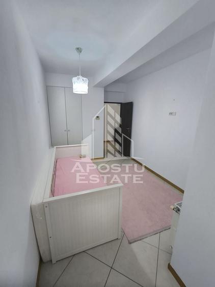 Apartament cu 3 camere decomandat, mobilat în Torontalului