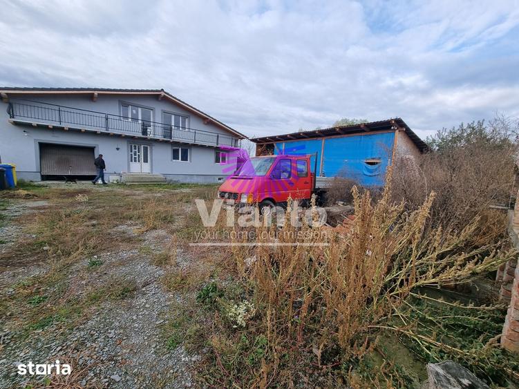 Casă cu 5 camere cu Teren 650 Mp în Roșia