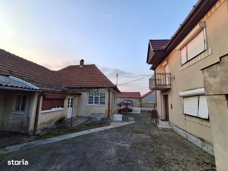 Casă cu 4 camere cu Teren 1440 Mp în Vetiș