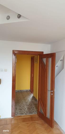 Apartament cu 4 camere în Central