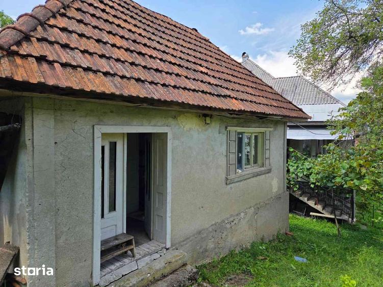 Casă cu 4 camere cu Teren 1278 Mp în Șișești