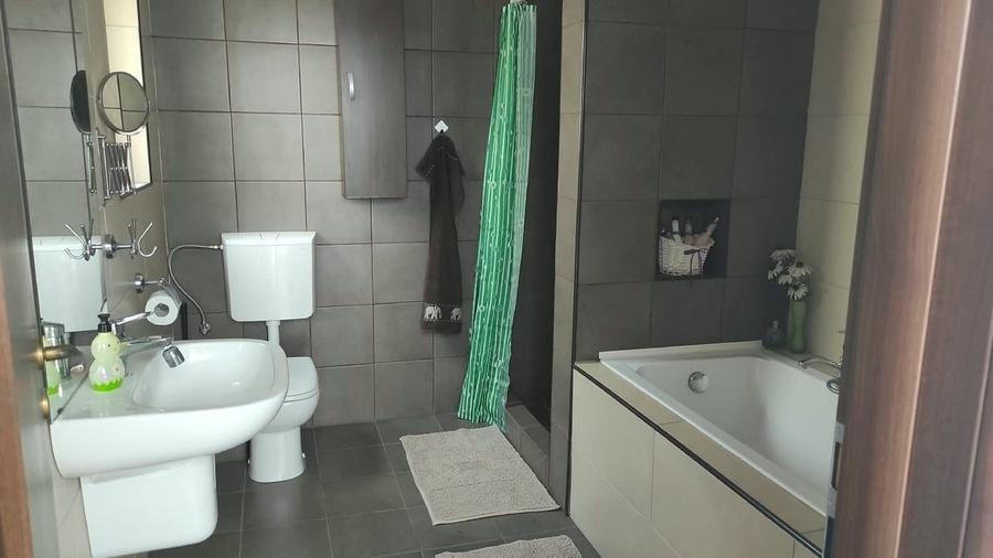 Casă cu Teren 60 Mp în Andronache