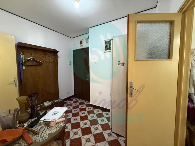 Apartament cu 3 camere semidecomandat în Vatra Luminoasă