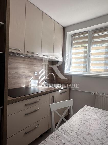 Apartament cu 2 camere decomandat, mobilat în Central