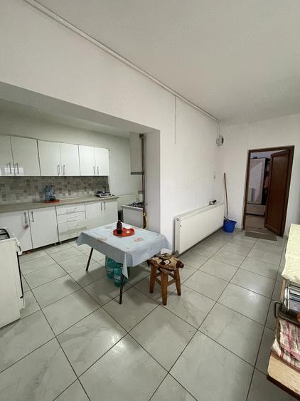 Casă cu Teren 5561 Mp în Central