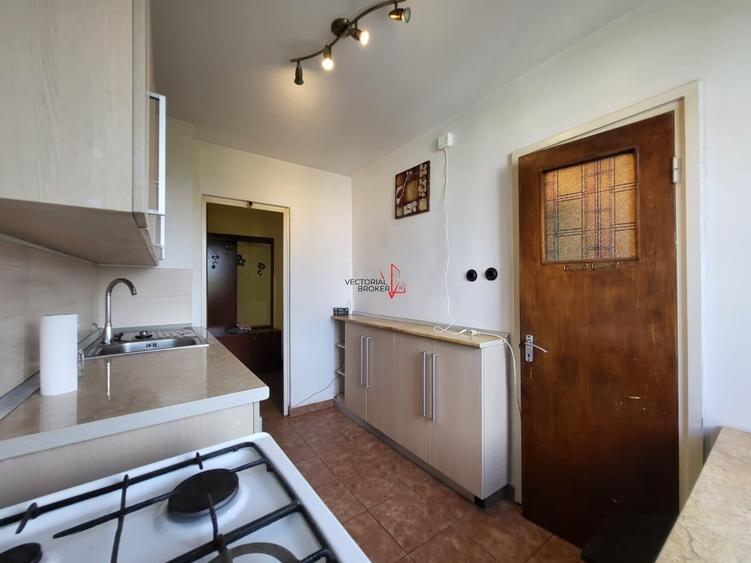 Apartament cu 3 camere decomandat în Ozana