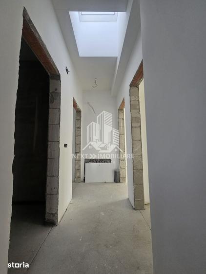 Casă cu 4 camere cu Teren 202 Mp în Palazu Mare