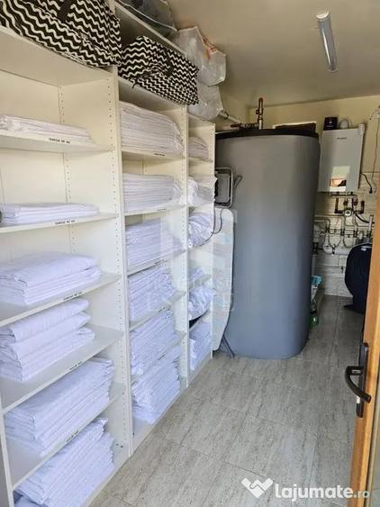 Casă cu 16 camere cu Teren 1022 Mp în Central