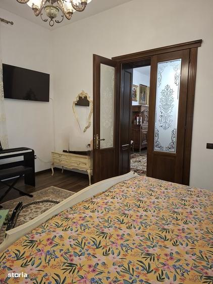 Casă cu 4 camere în Central