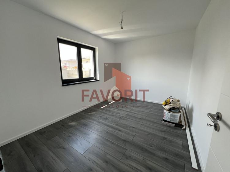 Duplex cu 5 camere cu Canalizare în Chișoda