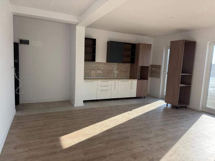 Apartament cu 2 camere în Plopi
