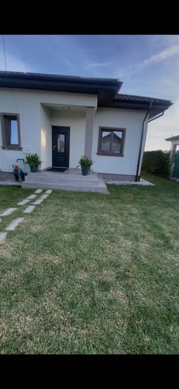 Casă cu 3 camere cu Teren 600 Mp în Central