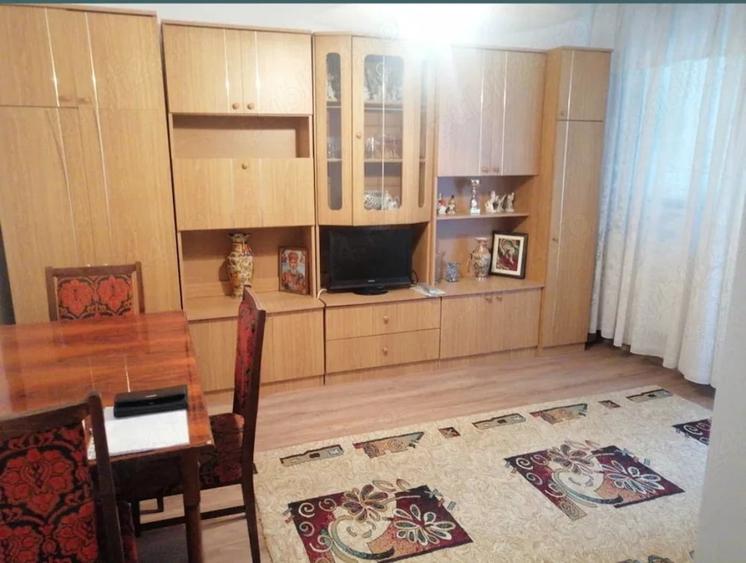 Apartament cu 2 camere decomandat în Micro 20