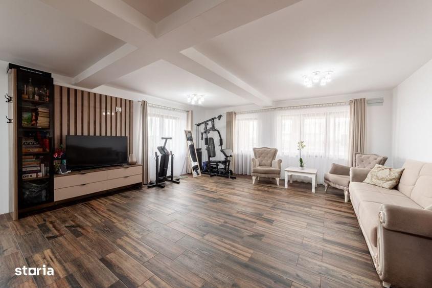 Casă cu 3 camere cu Teren 477 Mp în Bradu