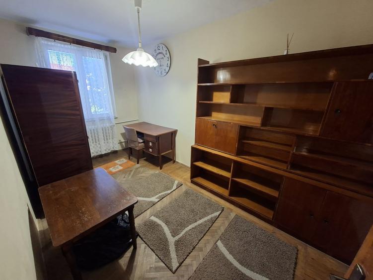 Apartament cu 3 camere semidecomandat în Tomis III