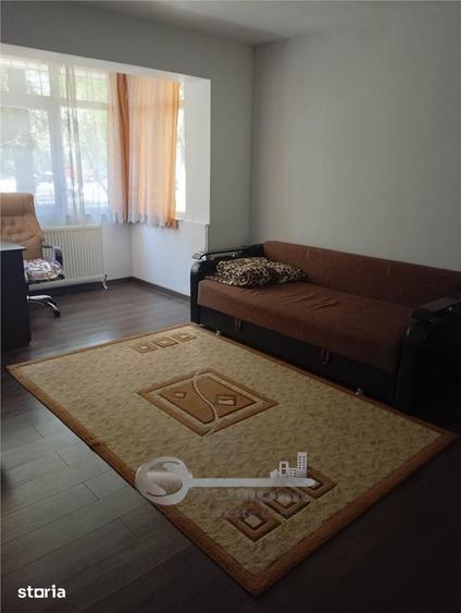 Apartament cu 2 camere semidecomandat în Podu Roș