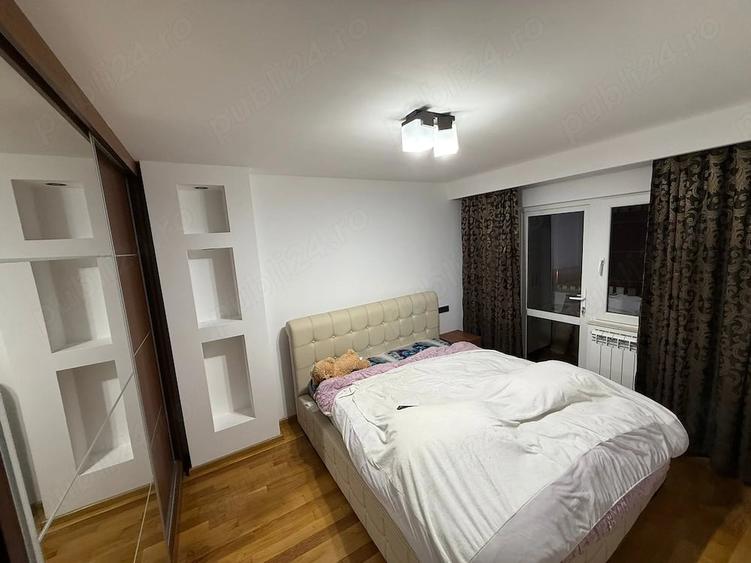 Apartament cu 3 camere decomandat în Exterior Vest