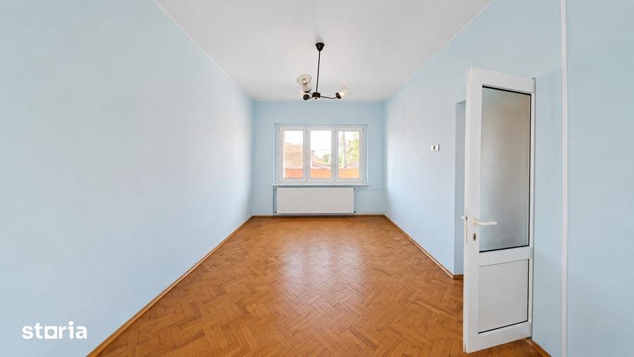 Casă cu 4 camere cu Teren 563 Mp în Central